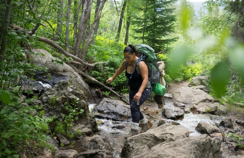 Discover 10+ comfortable ideas what to wear on a hiking date Screenshot 16 2