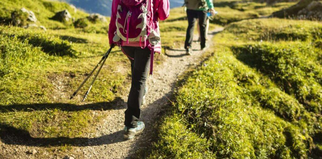 Discover 10+ comfortable ideas what to wear on a hiking date Screenshot 23