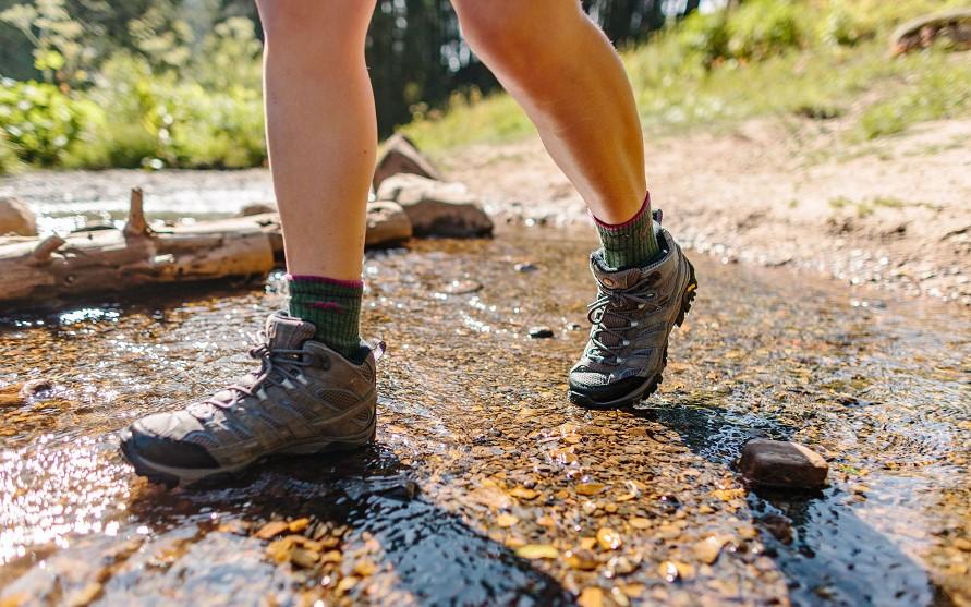 Should you buy hiking boots a size bigger? All about size, fit, and style Screenshot 4
