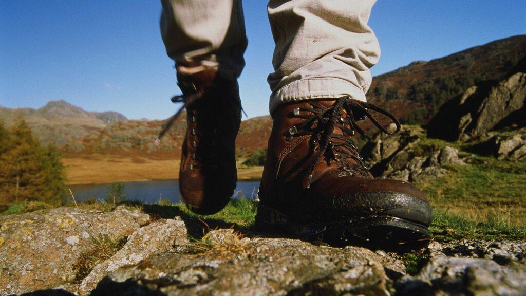 How long do hiking boots last: everything you need to know б10