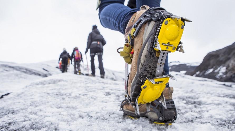 Crampons vs. microspikes: choosing the best option for winter hiking image4