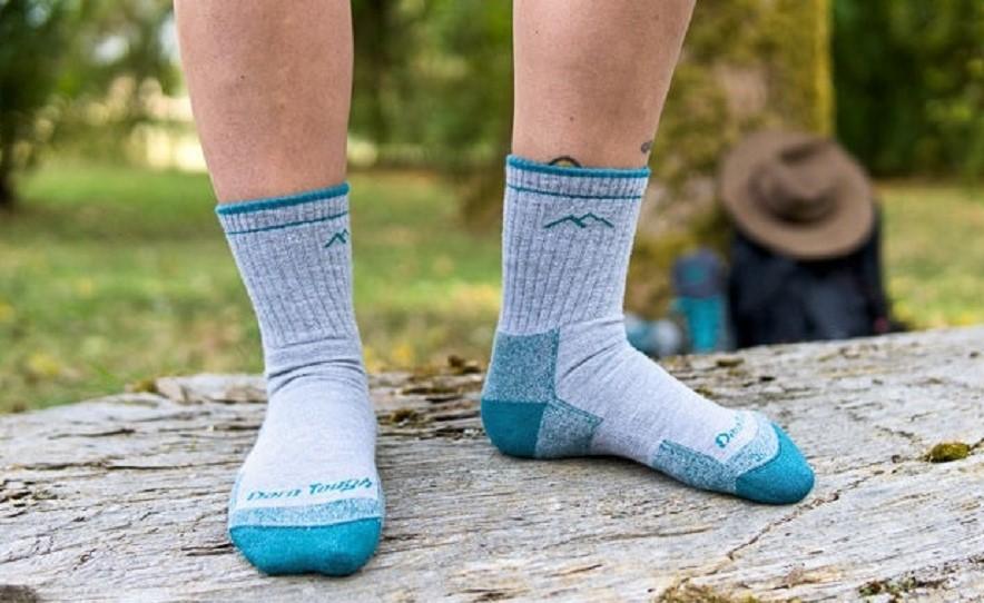 What to wear hiking in fall: best practices! socks